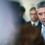 Carneiro apela a Montenegro para clarificar posição sobre IVA na restauração