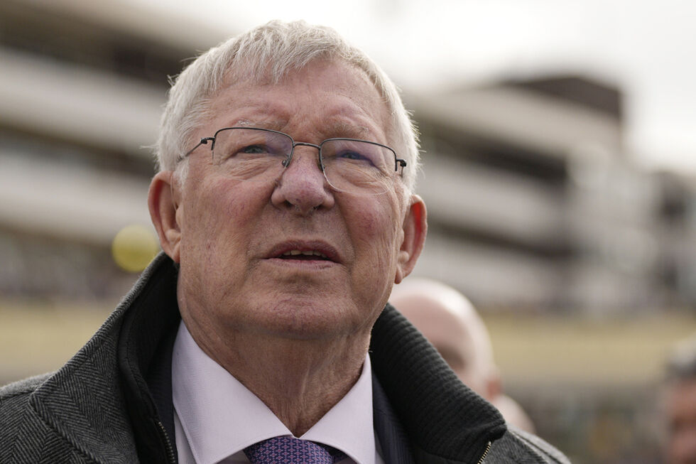 Presença de Alex Ferguson no Man. United irrita Roy Keane