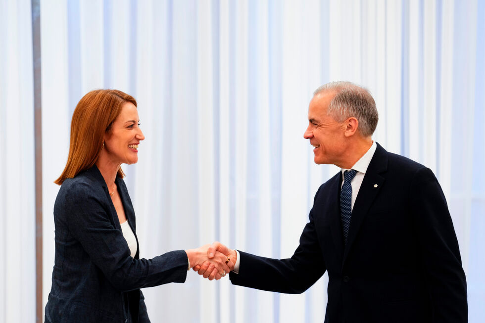 Roberta Metsola com Mark Carney