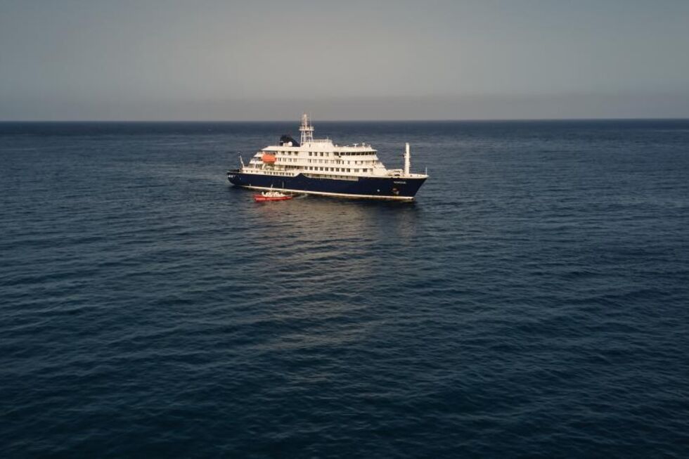 Navio de cruzeiro tem 149 pessoas a bordo