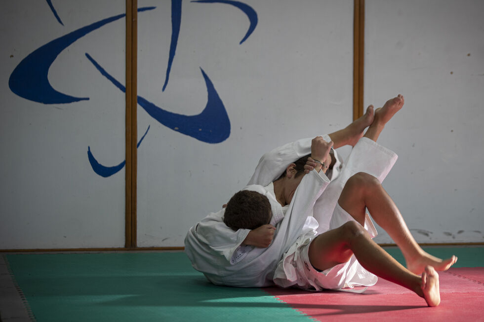 Técnicos de kumite acusados de violar regulamentos da federação de karaté
