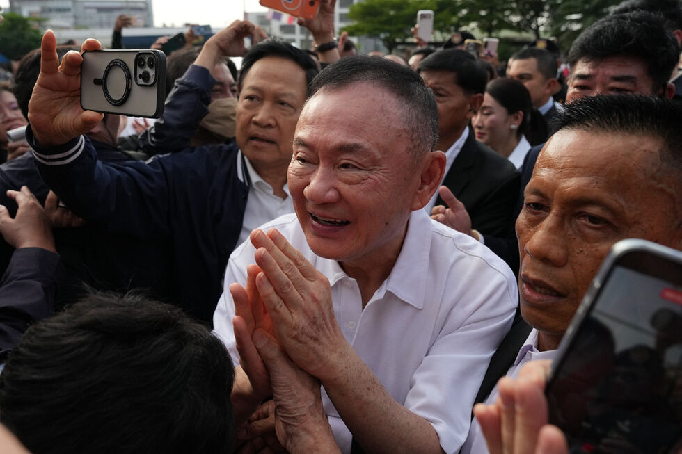 Thaksin Shinawatra, antigo primeiro-ministro tailandês libertado da prisão