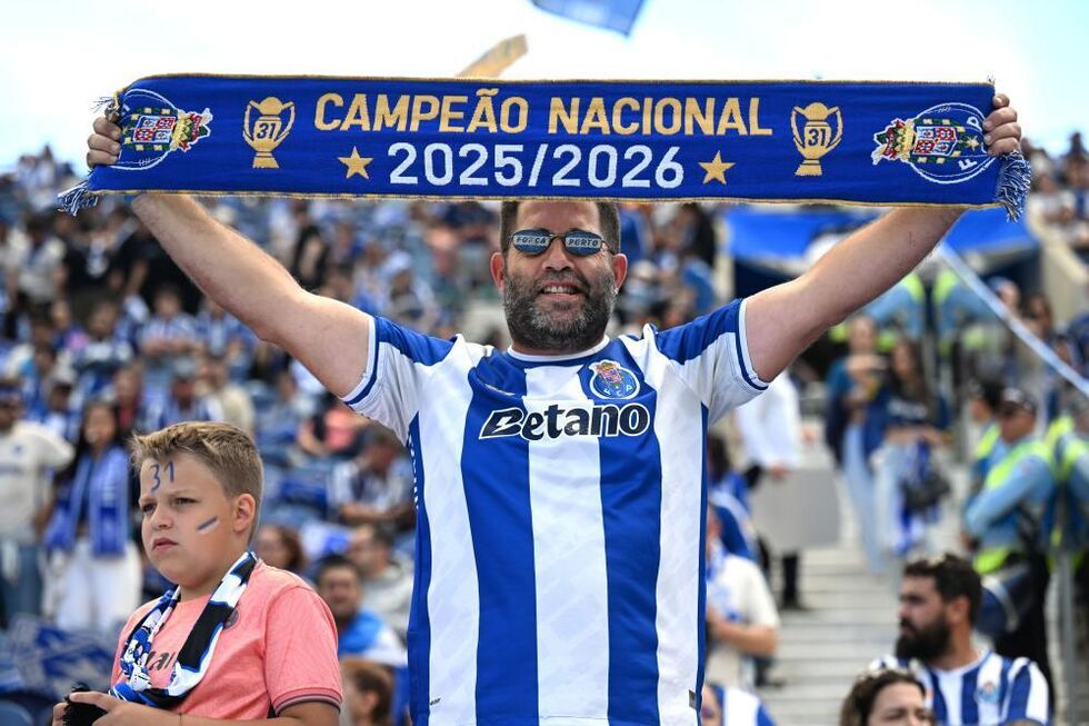FC Porto arranca comemoração do 31.º título ao vencer Santa Clara