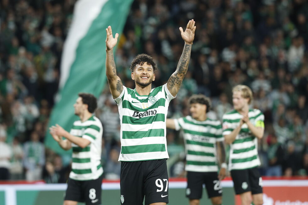 Jogadores do Sporting celebram golo contra Gil Vicente