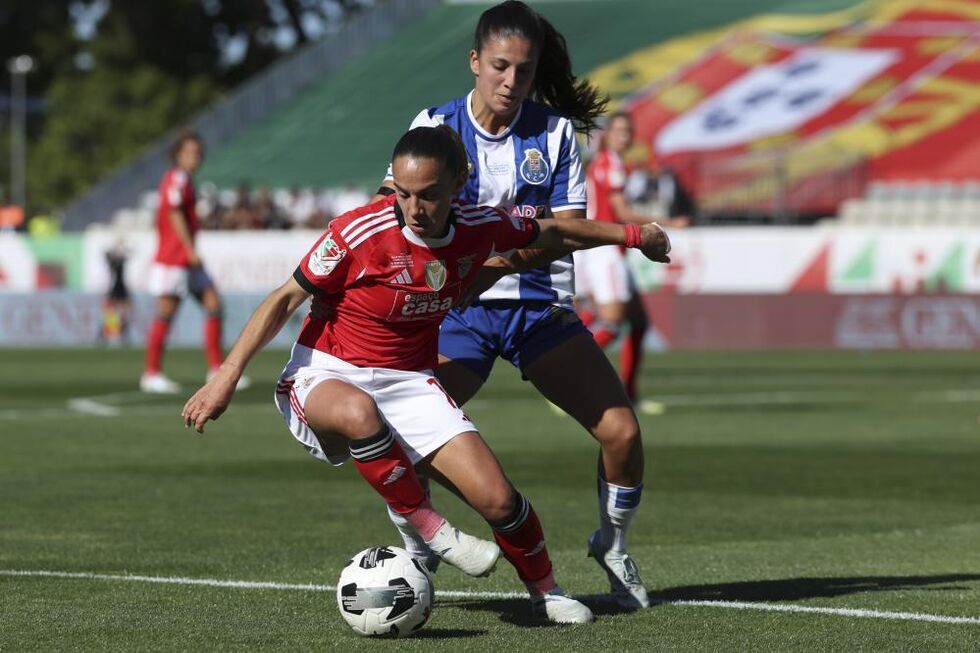 Benfica conquista Taça de Portugal ao vencer FC Porto no primeiro clássico feminino