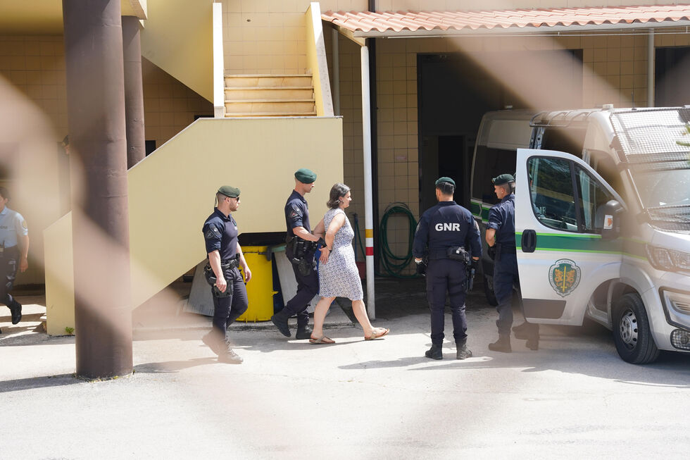 Tribunal decide medidas de coação para casal por abandono de menores em Alcácer do Sal, com escolta da GNR
