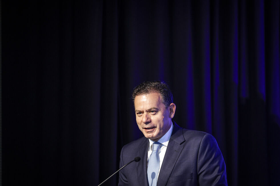 Luís Montenegro vai a votos dentro do partido