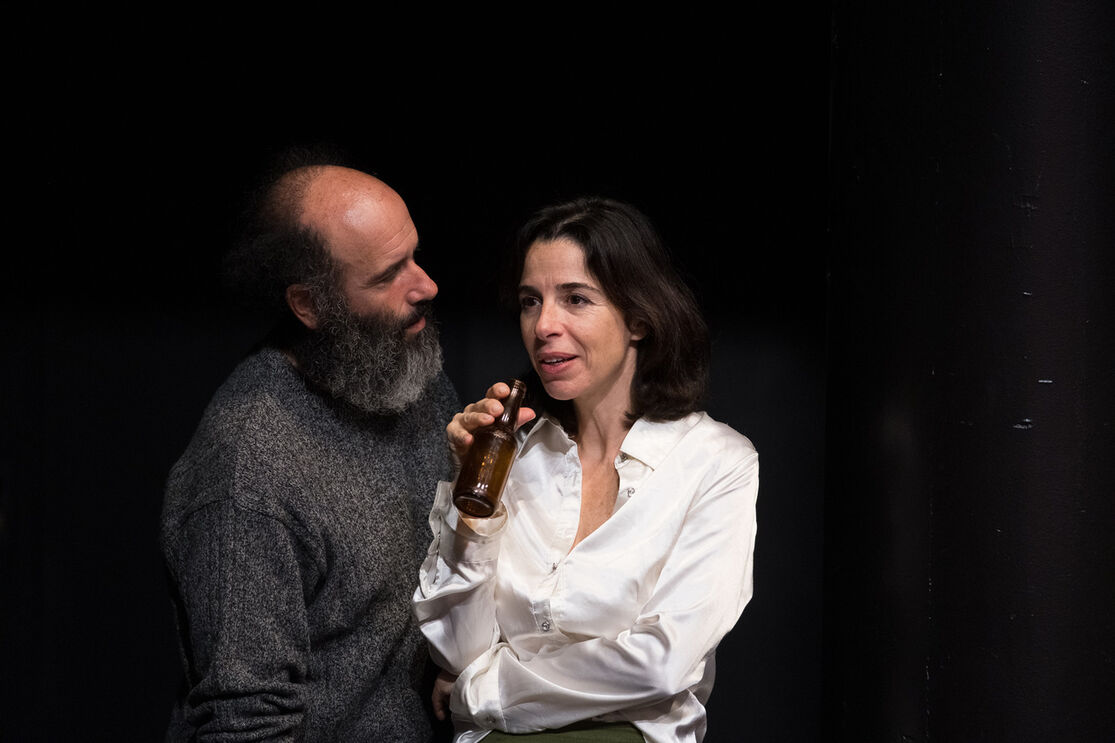 O espectáculo "CARAVANA", de João Luís Barreto Guimarães, vai estar em cena no Teatro Aberto até 27 de julho