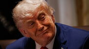<![CDATA[ Trump garante que o Irão concordou em não possuir armas nucleares ]]>