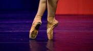 <![CDATA[ Morreu a bailarina e atriz portuguesa Lily Neves, aos 94 anos ]]>