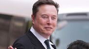 <![CDATA[ Fortuna de Musk pode ultrapassar um bilião. E riva