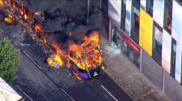 Imagens aéreas mostram chamas e caos nas ruas de Belfast dur