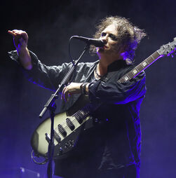 7 planos para o fim de semana: The Cure na Maia, cocktails e teatro em Lisboa e novos pratos em Guimarães