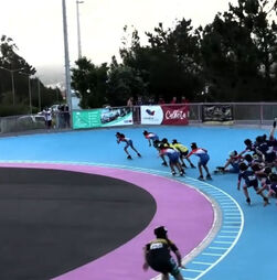 A queda aparatosa que deixou quatro patinadoras feridas no Campeonato Nacional de Absolutos