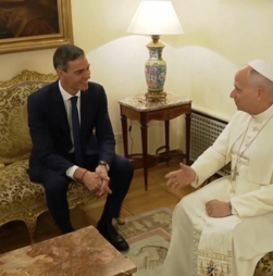 Pedro Sánchez reúne-se com o Papa Leão XIV em Madrid