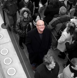 Michael E. Long: “Há que criar uma distância entre a tentação e o consumo  de redes sociais”