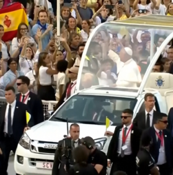 Papa Leão XIV apela à união e perseverança na fé com mensagem em espanhol e catalão em Barcelona