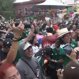 Explosão de alegria em Garibaldi após segundo golo do México no jogo inaugural do Mundial contra a África do Sul