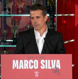 'Honra, orgulho e responsabilidade': Marco Silva apresentado na Luz