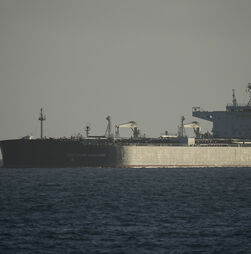 Forças britânicas intercetaram petroleiro da frota fantasma russa no Canal da Mancha 