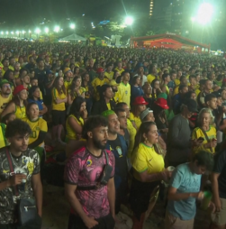 Copacabana veste-se de verde e amarelo para acompanhar estreia do Brasil no Mundial