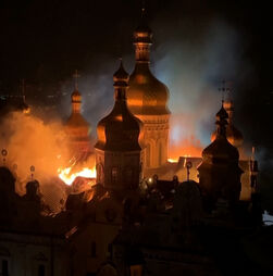 Ataque russo atinge mosteiro património da UNESCO em Kiev  