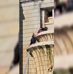 Jovem de 25 anos alcoolizado cai para a Fonte da Alameda em Lisboa