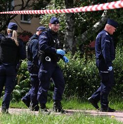 Artista russo crítico de Vladimir Putin assassinado com 5 tiros na Polónia