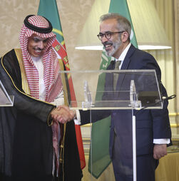 Irão: Portugal e Arábia Saudita defendem livre circulação no estreito de Ormuz