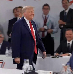 “Quem manda sou eu”: Trump arranca gargalhadas ao chegar a reunião do G7 