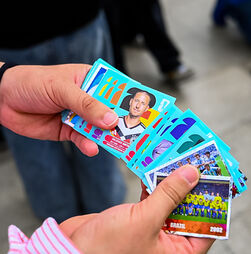 Cadernetas, saquetas e nostalgia alimentam nova corrida aos cromos da Panini