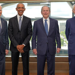Antigos presidentes e muitas celebridades marcam abertura do Obama Presidential Center