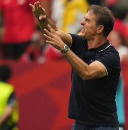 Lopetegui fica furioso com selecionador do Canadá e instala-se a confusão no relvado