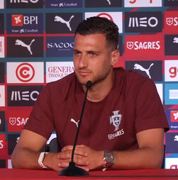 Diogo Dalot sobre Cristiano Ronaldo: 'Todos sabem a capacidade que ele tem para lidar com a crítica'