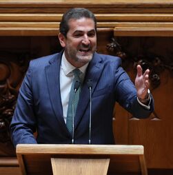 PSD/Congresso: Hugo Soares diz que não vai desistir de 'chamar à razão' e dialogar com PS e Chega
