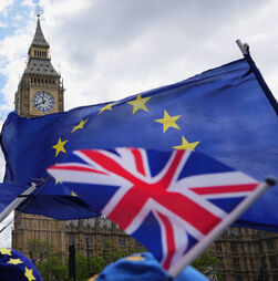 Brexit/10 anos: Reino Unido reaproxima-se da UE mas linhas vermelhas limitam margem