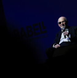 Salman Rushdie lembrou 'Oz' e Shakespeare para falar da sua escrita e vida no Porto