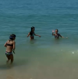 Banhistas aproveitam calor com ida à praia no Algarve