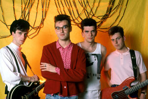 Da esquerda para a direita, Johnny Marr, Morrissey, Mike Joyce e Andy Rourke, fotografados em junho de 1985