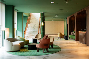 O São Miguel Park Hotel quer ser refúgio onde o conforto contemporâneo “escuta” a memória e a envolvente.
