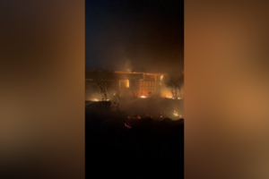 Imagens mostram casas e viaturas incendiadas após ataque de colonos israelitas na Cisjordânia