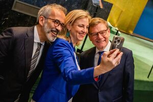Paulo Rangel celebra eleição com os austríacos