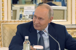 "Onde está a neutralidade?": Putin rejeita UE como mediadora nas negociações sobre a Ucrânia 