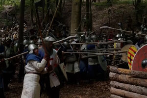Terra Média invade floresta checa em recriação épica da batalha de “O Hobbit”  