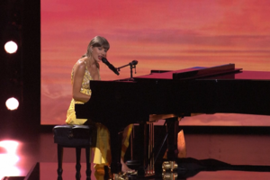 Taylor Swift surpreende fãs com atuação na antestreia de Toy Story 5 