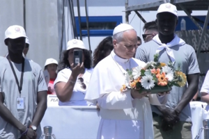 Papa Leão XIV visita o antigo "cais da vergonha" nas Ilhas Canárias e apela ao respeito pelos migrantes