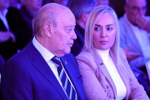 Pinto da Costa e a mulher, Cláudia Campo