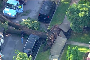 Tornados deixam rasto de destruição nos arredores de Chicago 