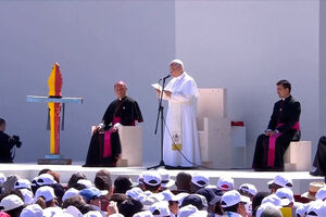 “Parem, arrependam-se": Papa dirige-se a traficantes de seres humanos durante discurso em Tenerife 