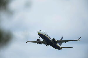 Companhias aéreas irão deixar de poder cobrar algumas taxas aos passageiros na UE 